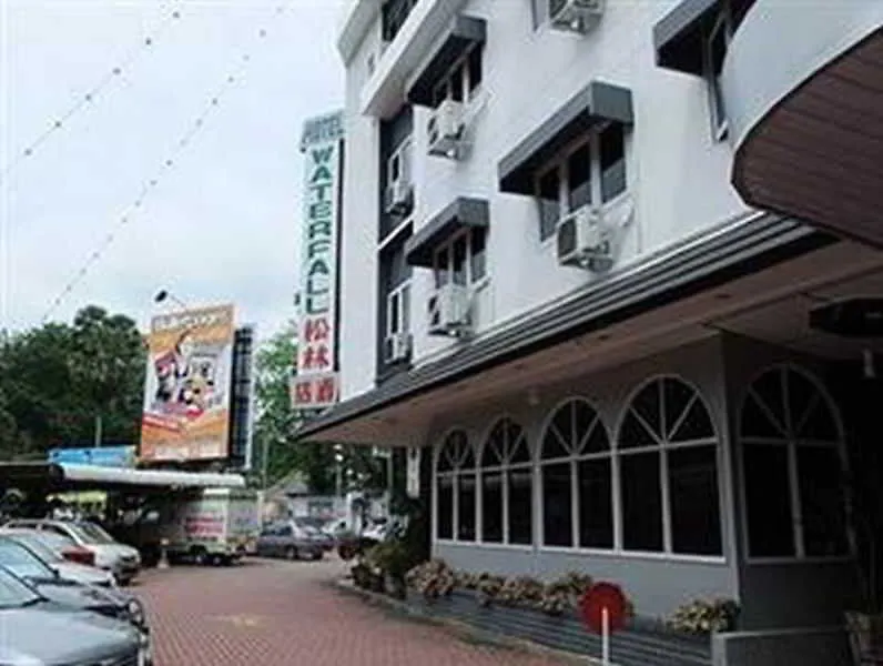 Hotel Waterfall Джорджтаун